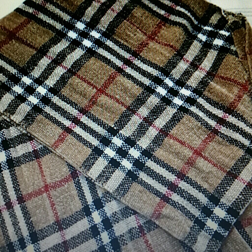 Pretty! Leonard's Plated Scarf